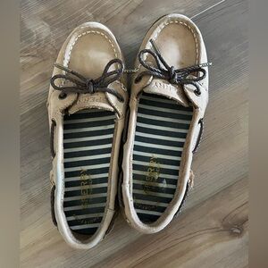 Kids Sperry loafer